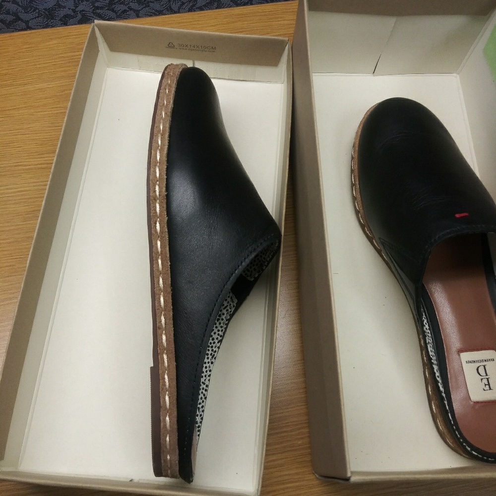 Ellen Degeneres Sandals - Picture 3 of 6